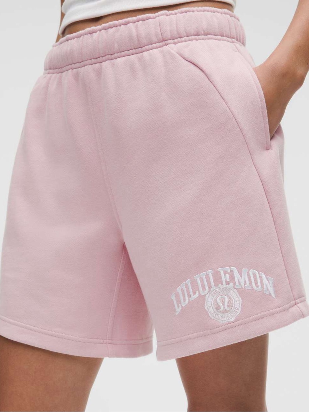 Lululemon Scuba Mid-Rise Oversized Short 7" *Graphic
Pink Haze